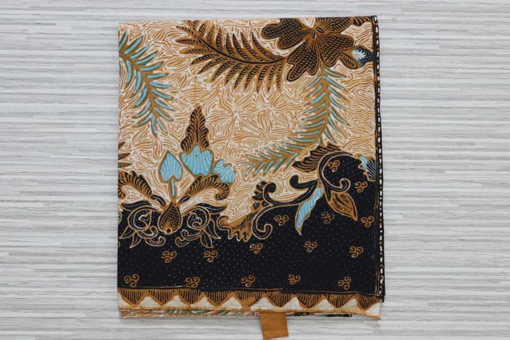 Makna dan Estetika Motif Sarung Batik